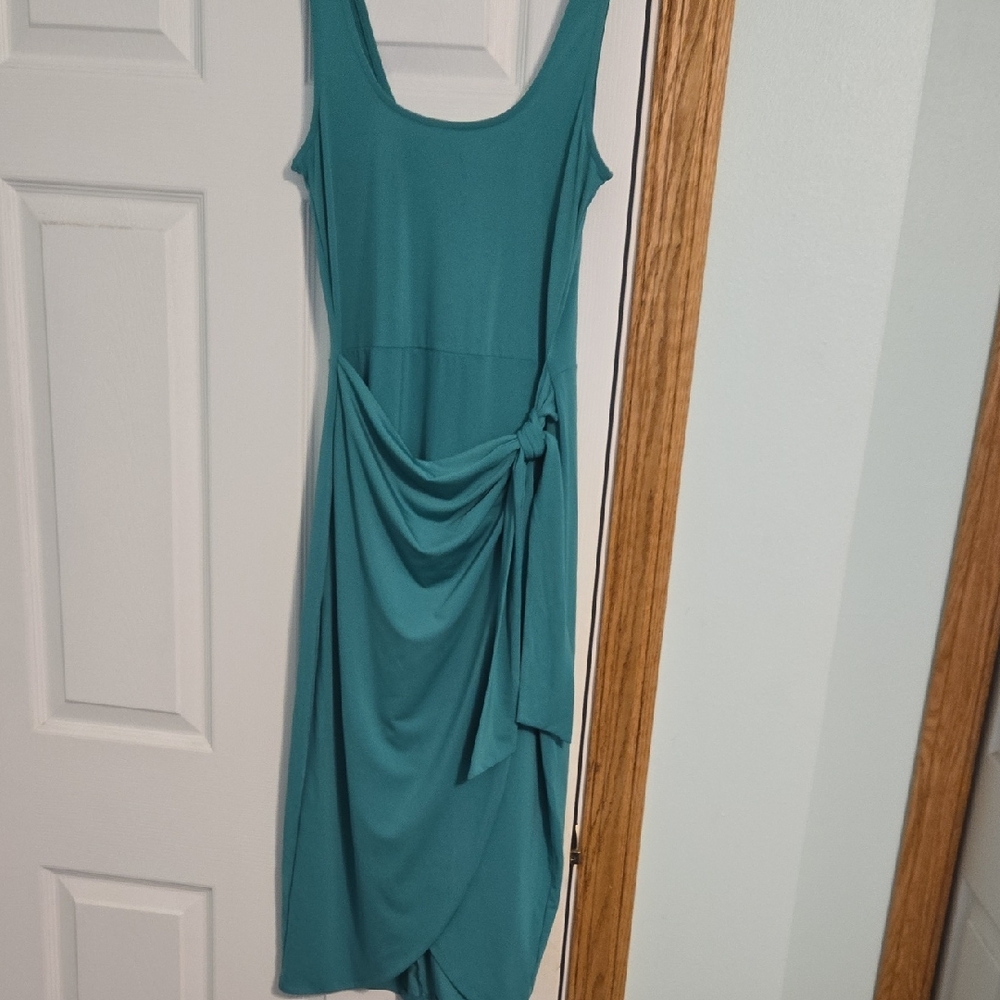 Elegant Teal Sleeveless Dress